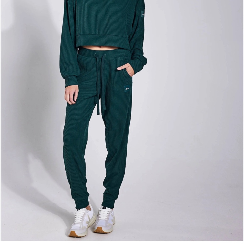 Alo yoga cropped hoodie size small